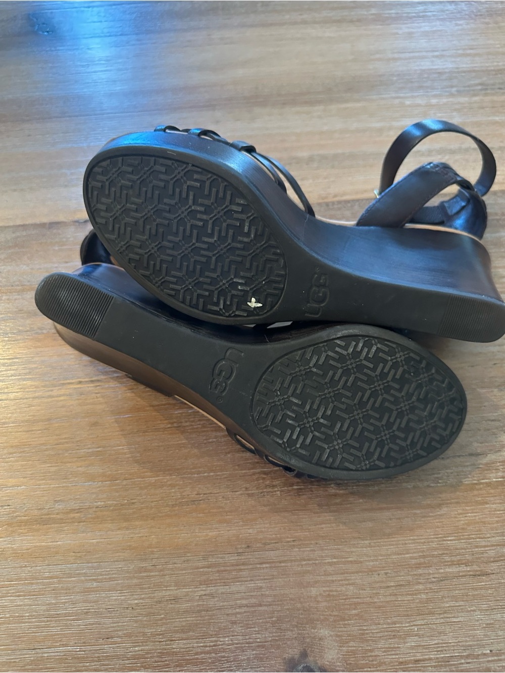 UGG Dark Brown Woven Leather Ankle-Strap Sandals 7.5 - Picture 4 of 4
